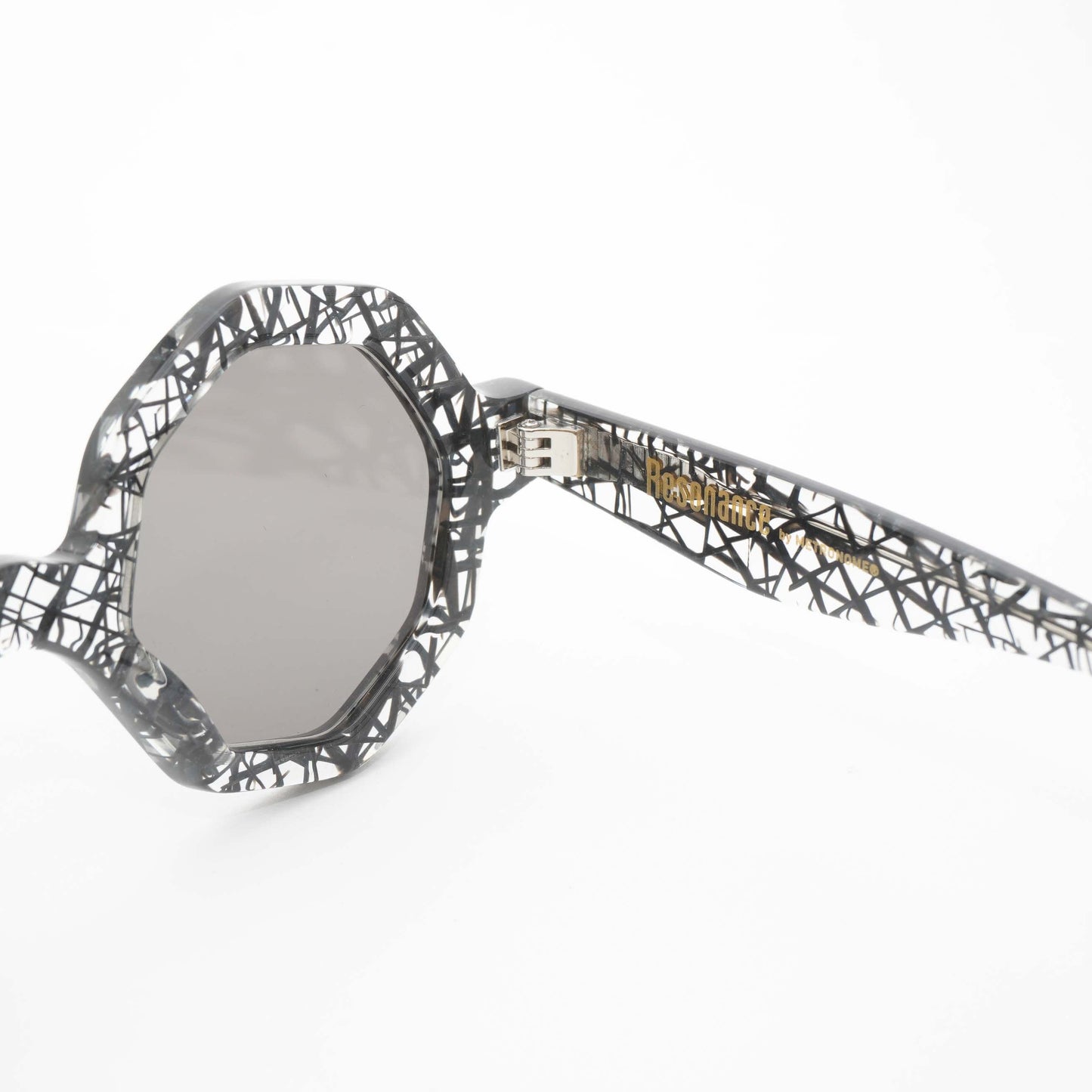 resonance_metronome_balancier_sunglass