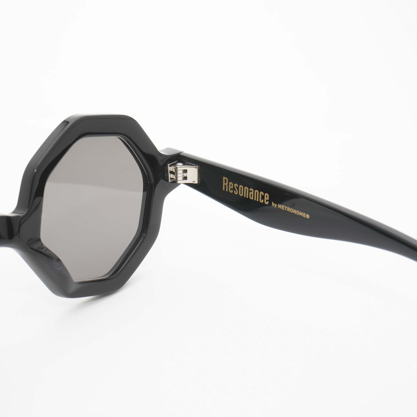 resonance_metronome_balancier_sunglass