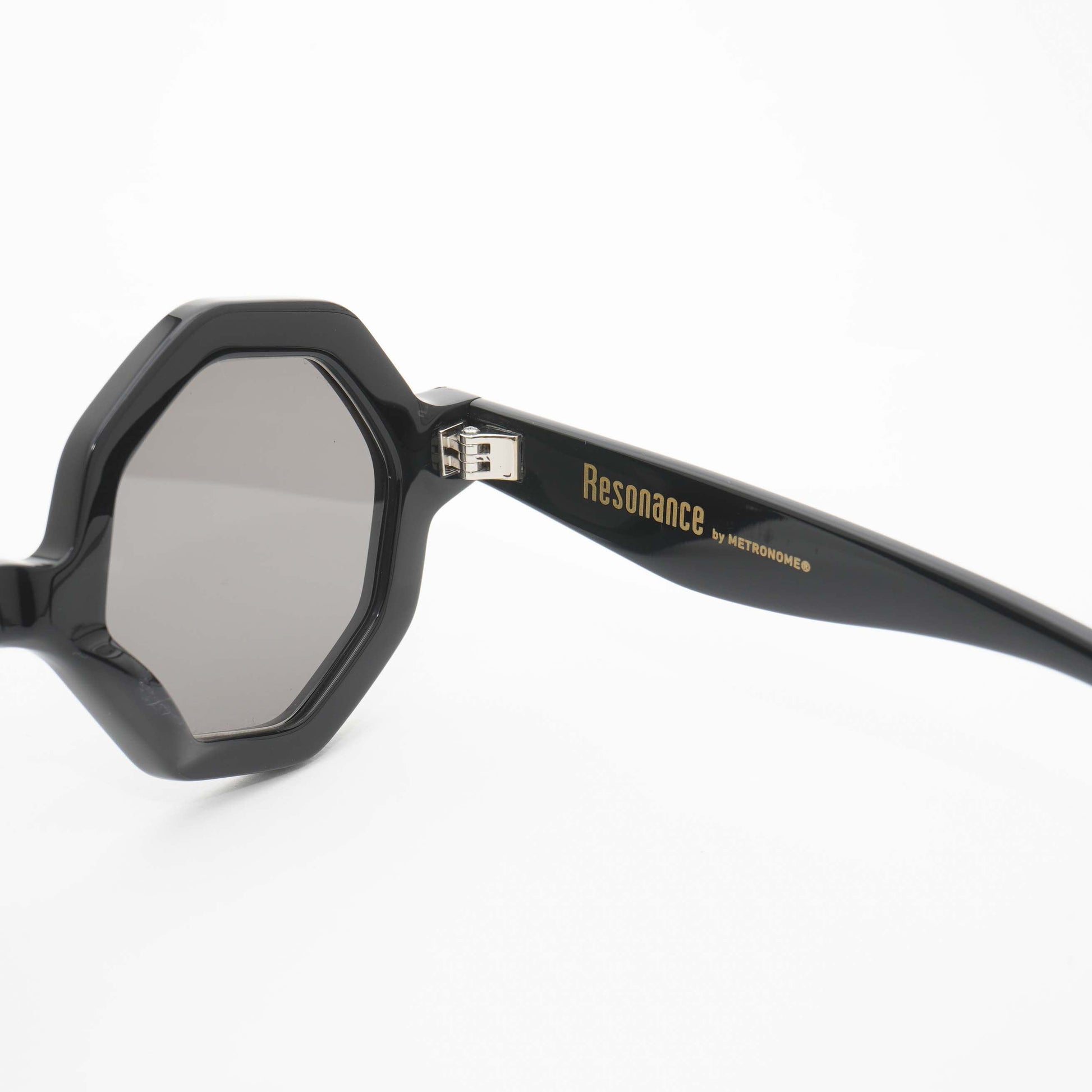 resonance_metronome_balancier_sunglass