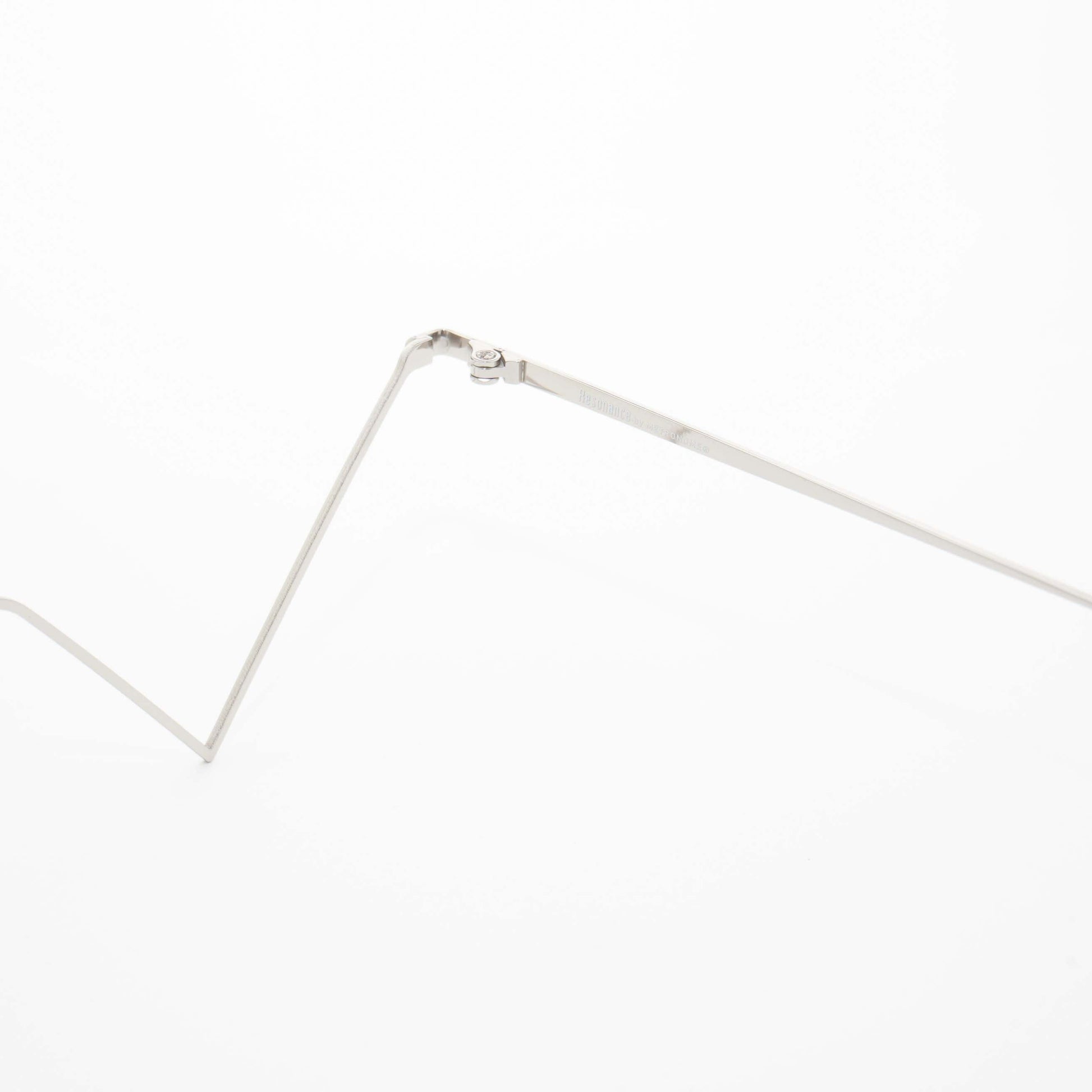 resonance_metronome_bright_wireglass