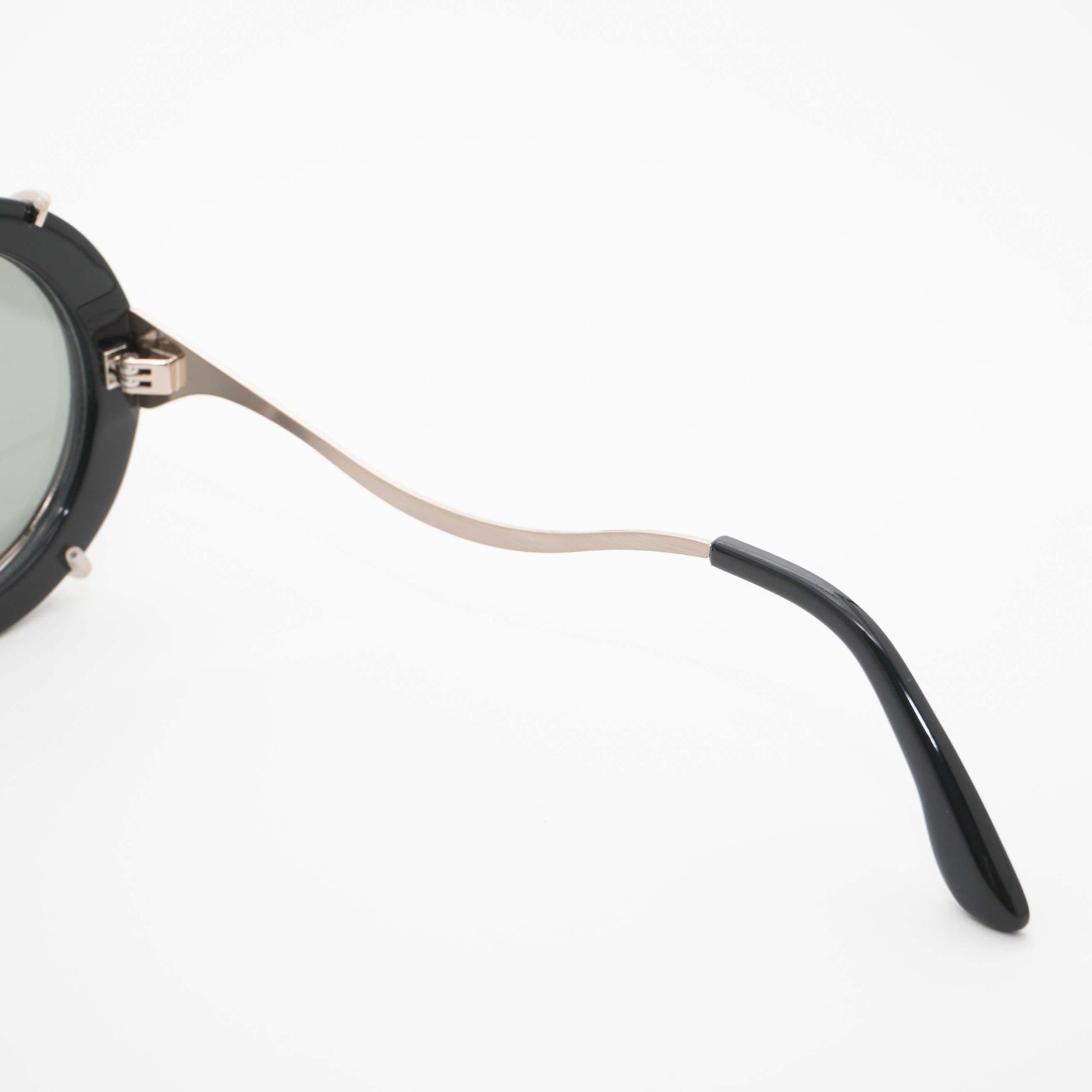 resonance_metronome_jasper_sunglass