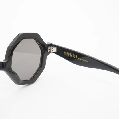 resonance_metronome_balancier_sunglass