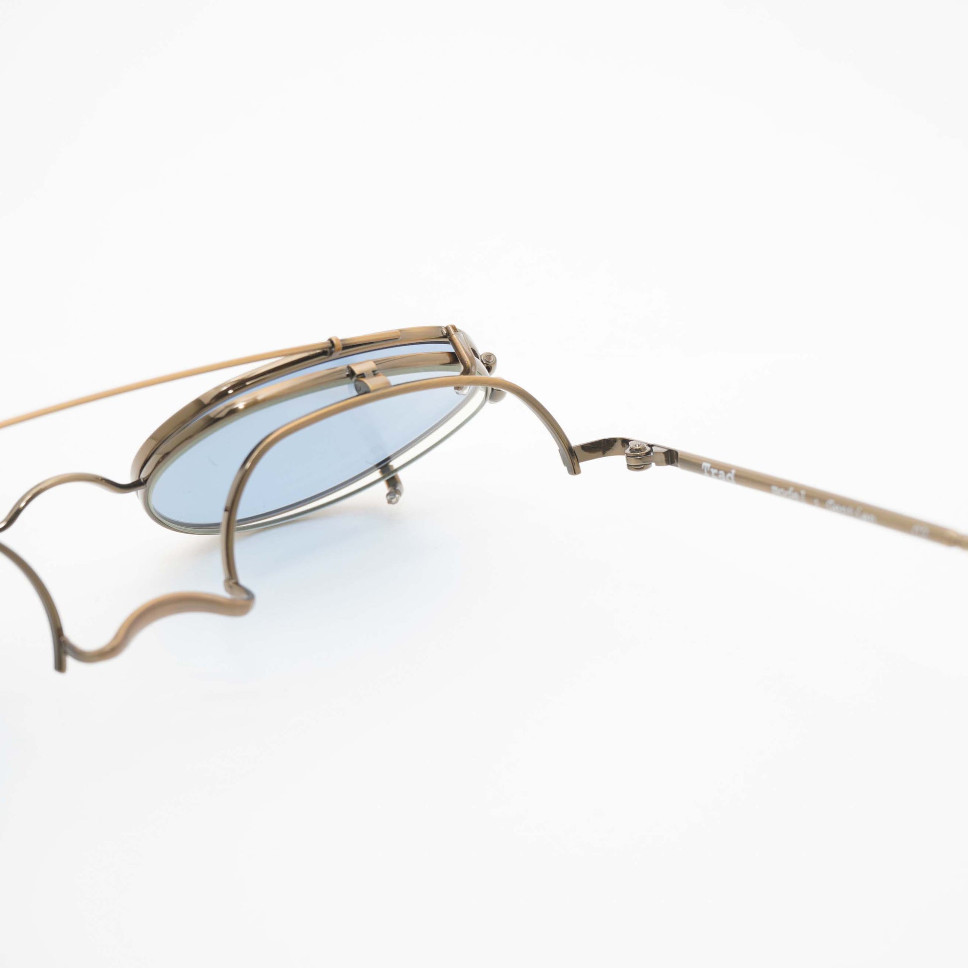 Gentian [Trad 2021]_sunglass_metronome_eyewear_titanium